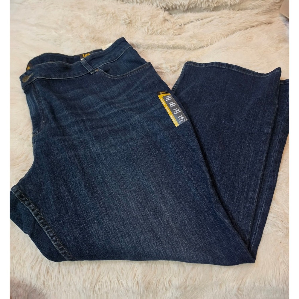 NWT Lee Plus Size Legendary Regular Bootcut Jeans - Compass Wash - 30W Medium